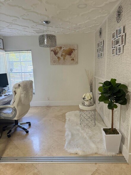 Building Photo - 6000 Adriatic Way