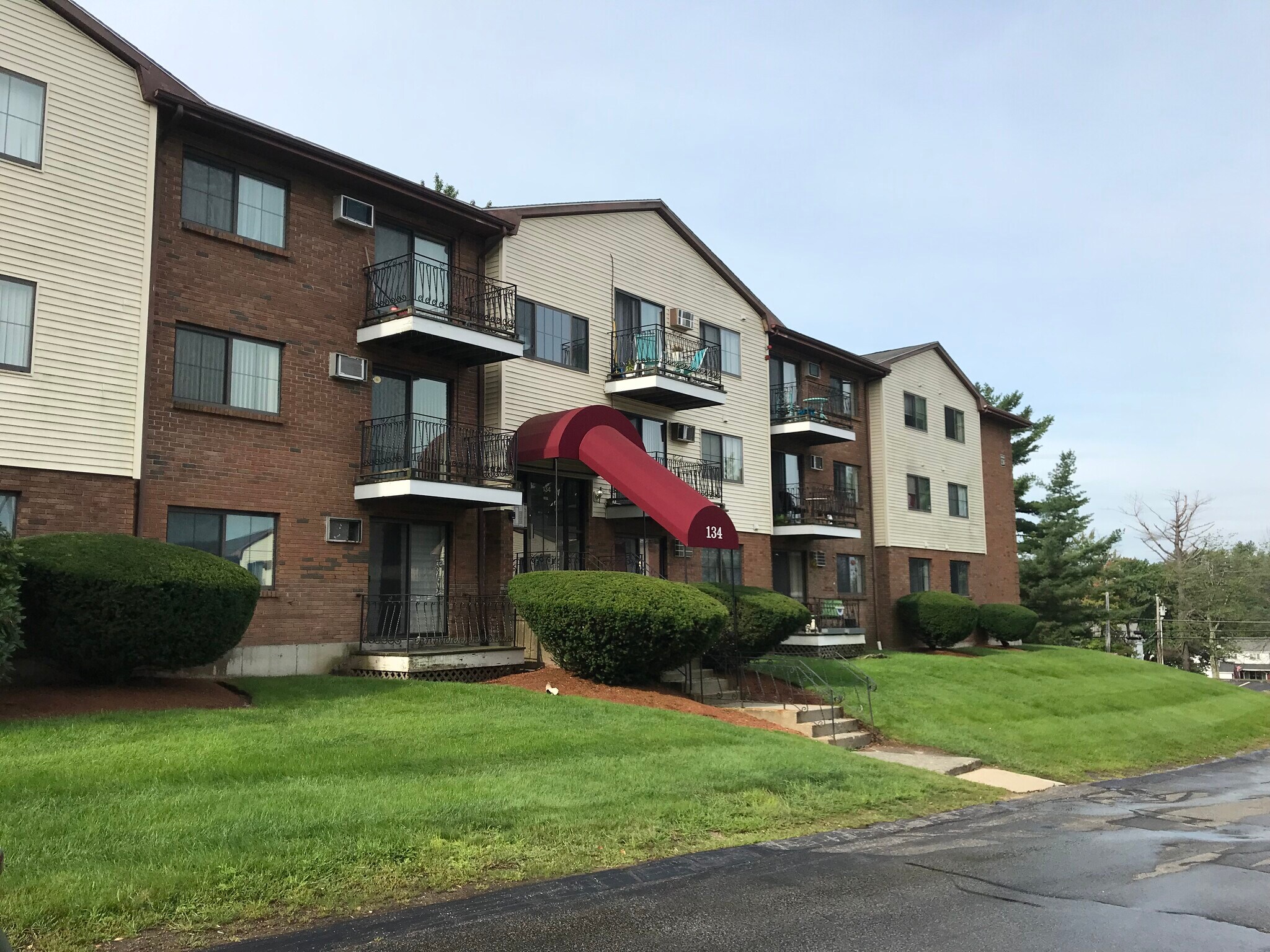 Building Photo - 134 Mammoth Rd