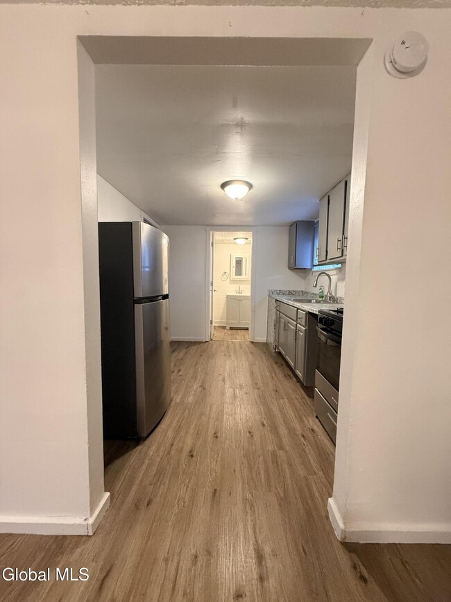 Building Photo - 1126 Broadway