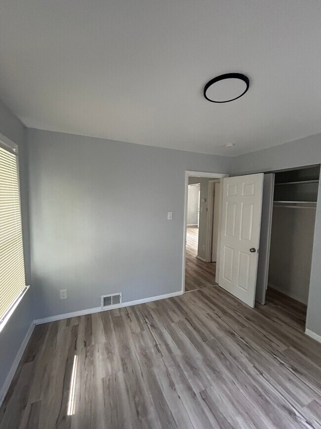 Building Photo - 7534 Blanding Dr