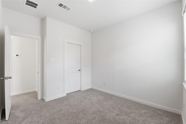 Building Photo - 3220 Loam Ln