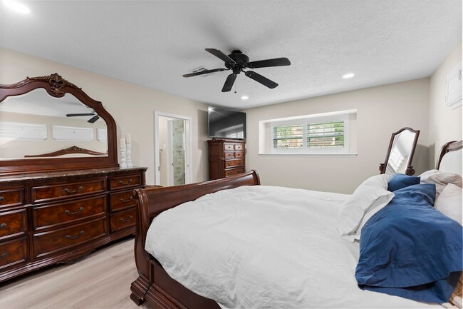 Building Photo - 28814 Holly Hill Dr