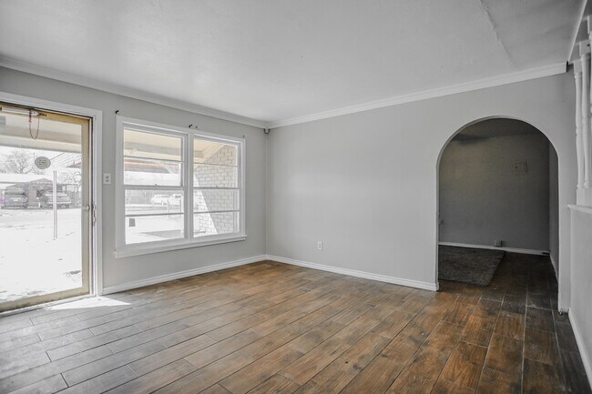 Building Photo - 2641 E Baylor St