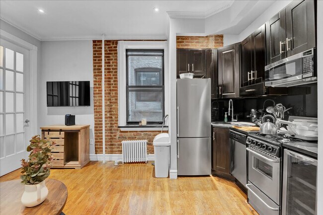 Building Photo - 336-338 East 18th Street-SI ID1250778P