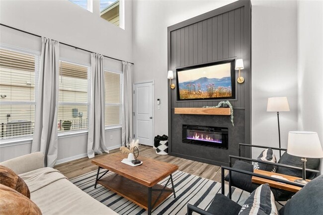 Building Photo - 376 Lost Mine Peak Ln