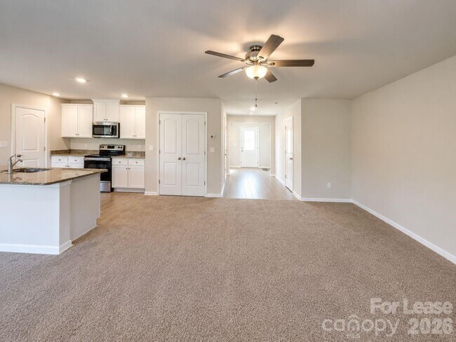 Building Photo - 3003 Cres Lk Ln