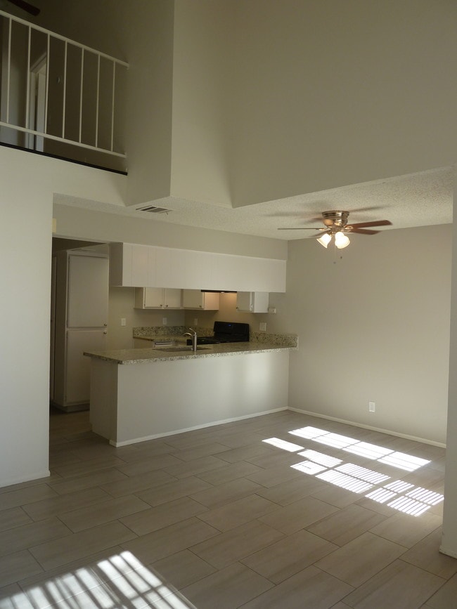 Building Photo - Stetson Townhomes