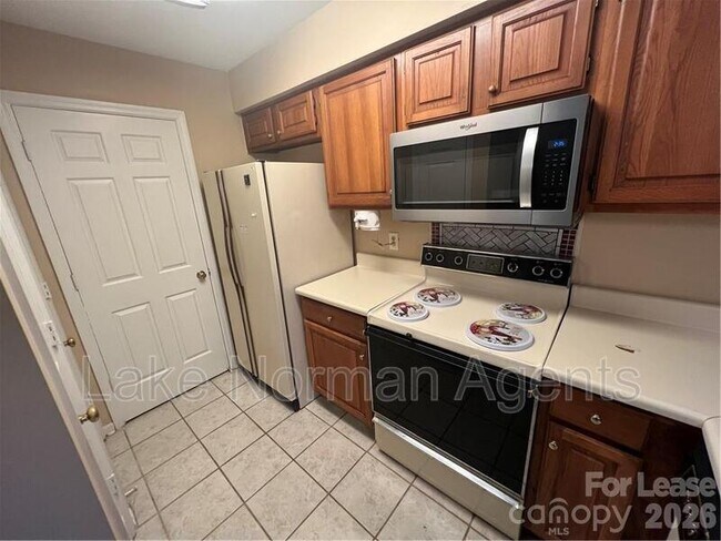 Building Photo - 18817 Nautical Dr