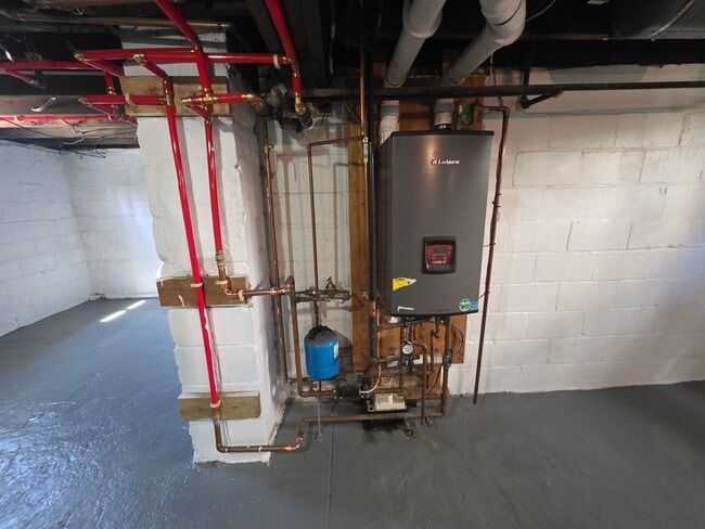 Building Photo - 19 Champlain Ave