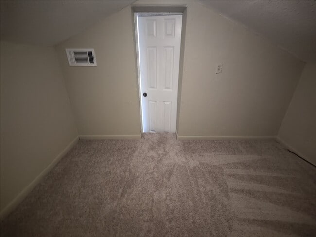Building Photo - 2715 Ashington Dr