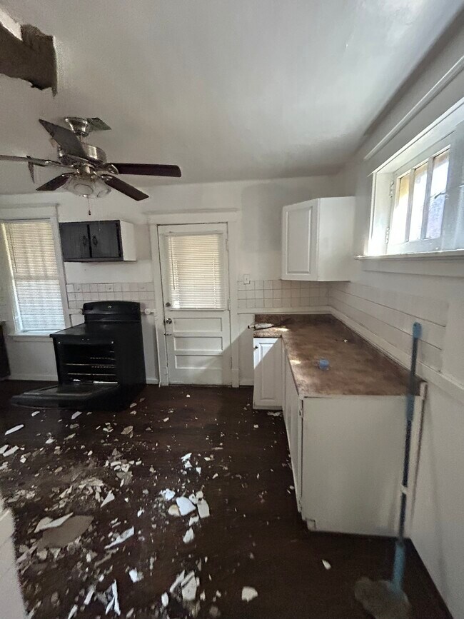 Building Photo - 5051 Maffitt Ave