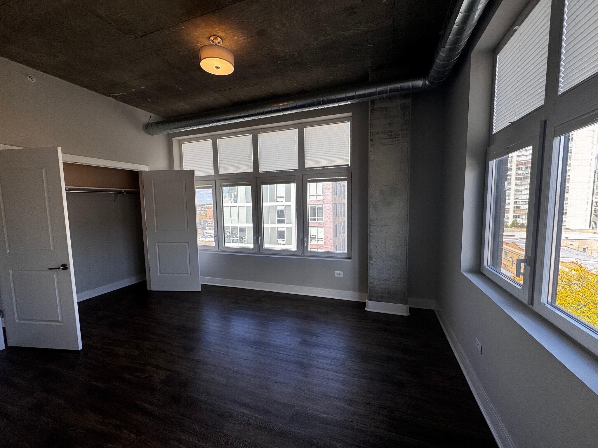 Building Photo - 3845 N Broadway St