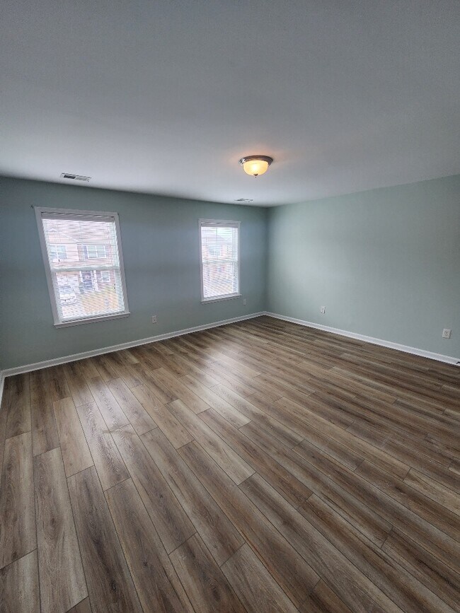 Building Photo - 3639 White Wing Cir
