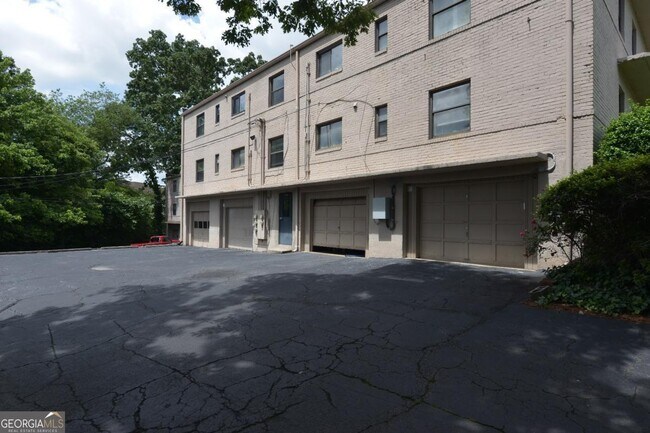 Building Photo - 282 Ardmore Cir NW