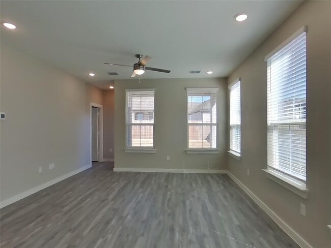 Building Photo - 1560 Mexican Heather Dr