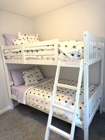 Building Photo - 5290 Clark Rd