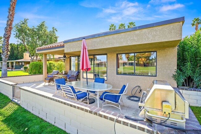Building Photo - Spacious Two Bedroom Condo in Gated Commun...