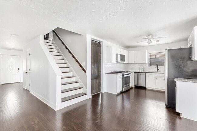 Building Photo - 18042 Noble Forest Dr