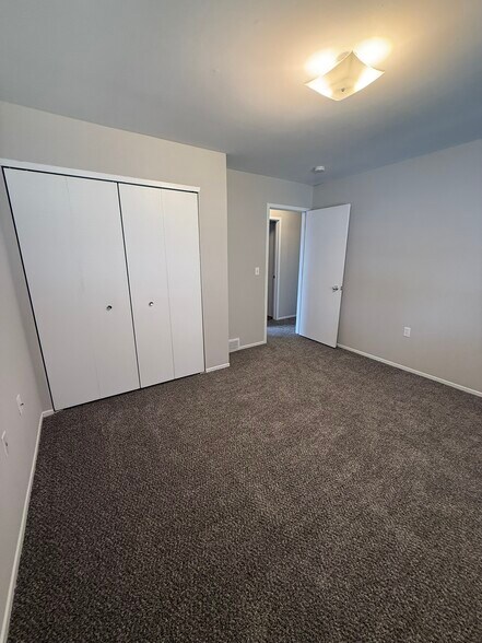 Building Photo - 1256 Oxford Manor Ct