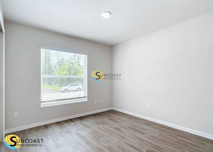 Building Photo - 827 Hickory Ave