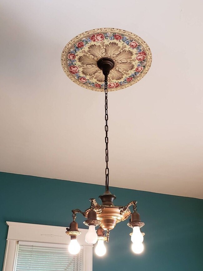 Building Photo - 214 North Main Street