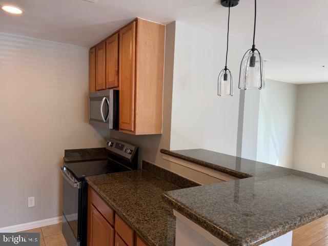 Building Photo - 3175 Summit Square Dr