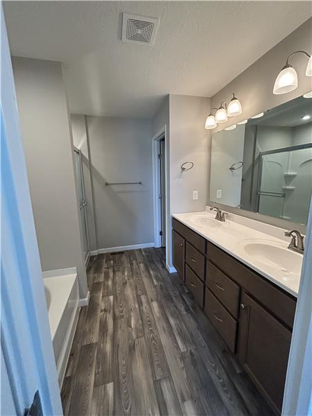 Building Photo - 10561 Elderberry Ln