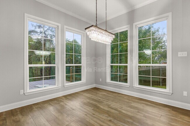 Building Photo - 19 N Shore Cir