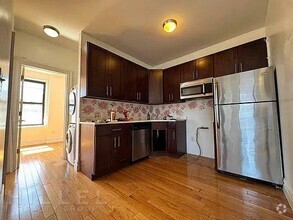 Building Photo - 3 bedroom in ASTORIA NY 11105