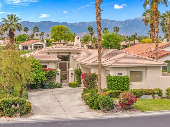 Building Photo - 727 Arrowhead Dr