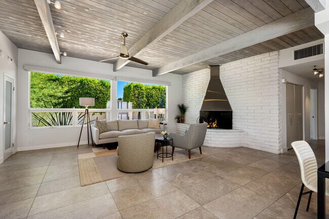 Building Photo - 1155 E Paseo El Mirador