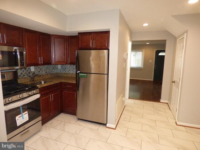 Building Photo - 1204 Westview Terrace