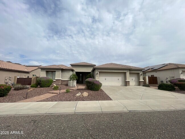 Primary Photo - 5518 W Yearling Rd