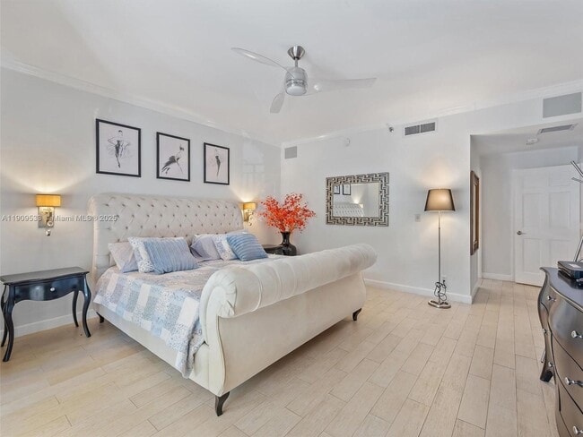 Building Photo - 19116 Fisher Island Dr