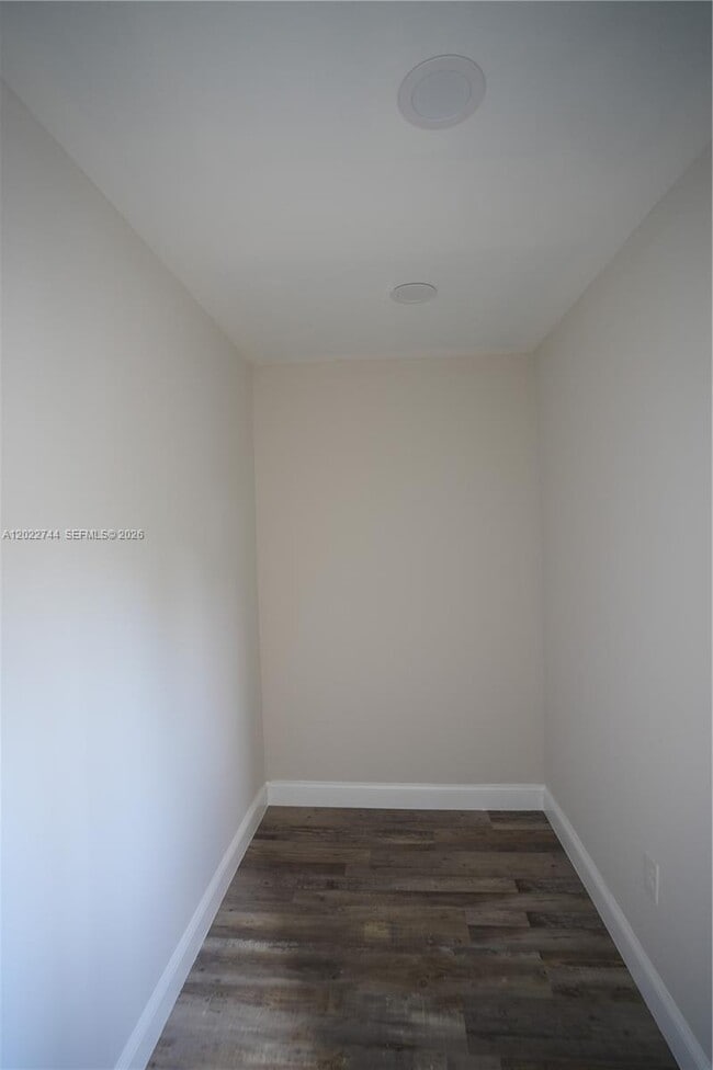 Building Photo - 2573 Conroy Dr