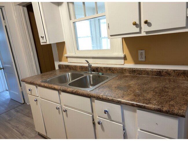 Building Photo - 1013 Edna Pl