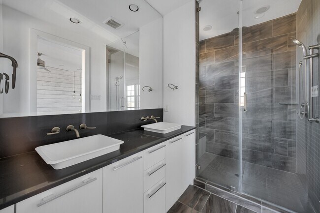 Building Photo - 9623 Towne Lake Pkwy