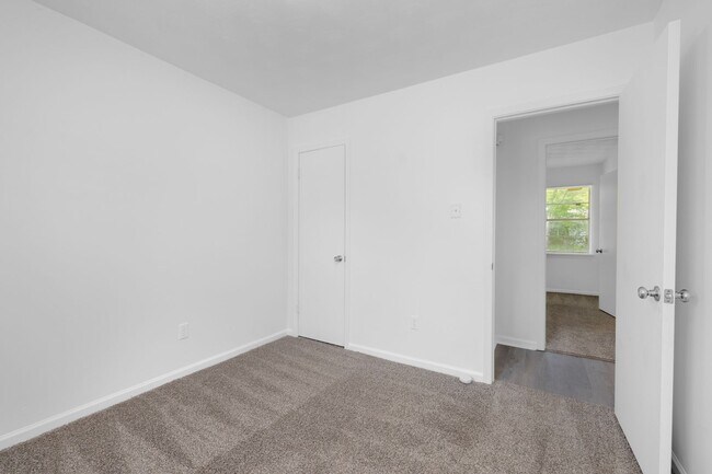 Building Photo - Completely Remodeled Home Near Shelby Forest