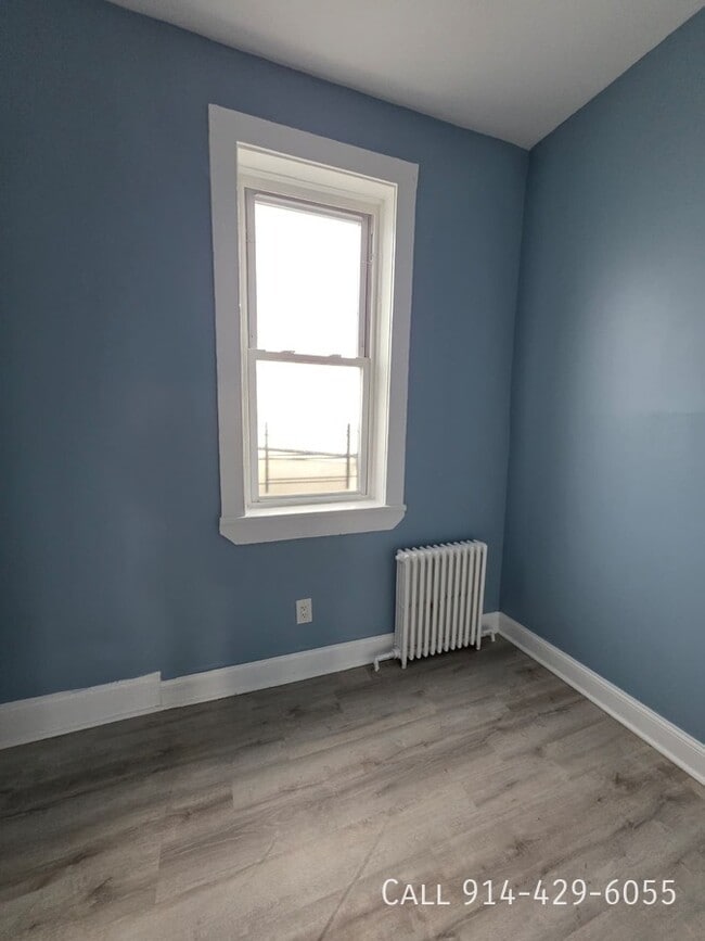 Building Photo - 194 1/2 Buena Vista Ave-2B