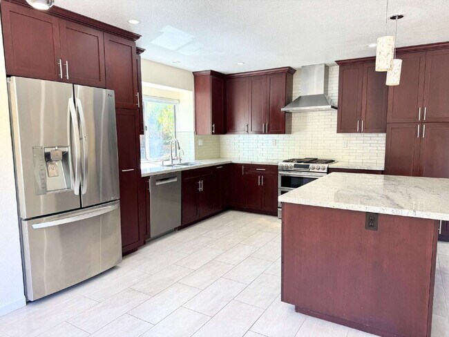 Building Photo - Bright 4 Bedroom San Jose Home With Tall Ceilings