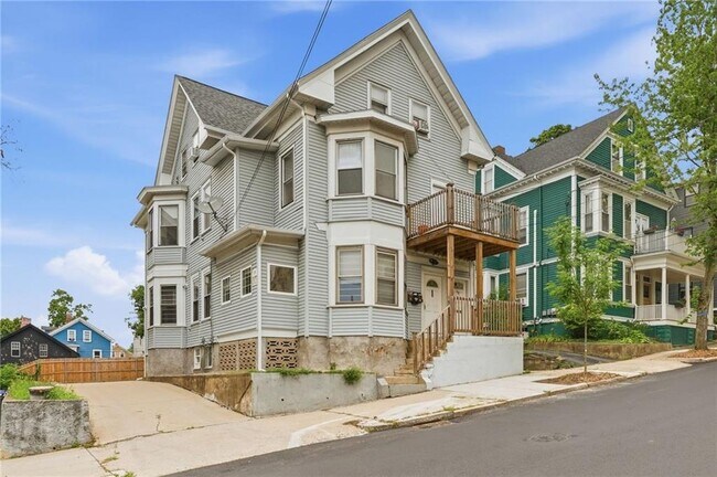 Building Photo - 62 Cypress St