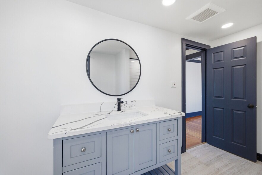 Building Photo - 883 Worthington Rdg