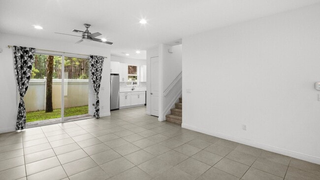 Building Photo - 6919 Pines Cir