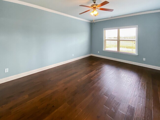 Building Photo - 3037 Greenway Cir SE