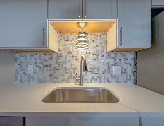 Building Photo - 2465 Talco Hills Dr