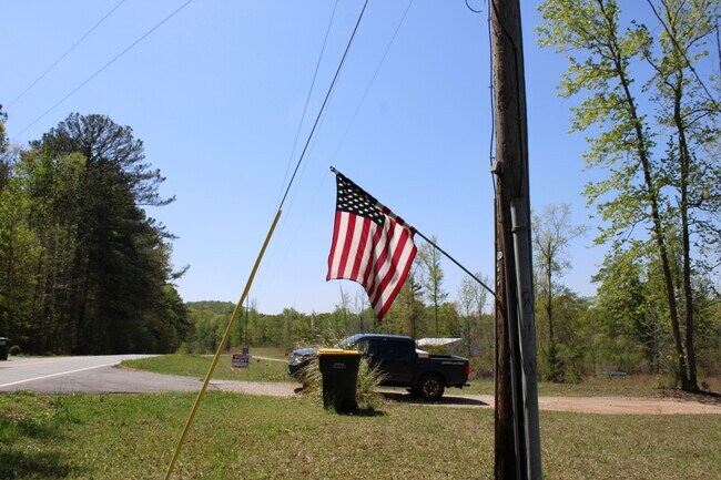 Building Photo - 818 W Grantville Rd