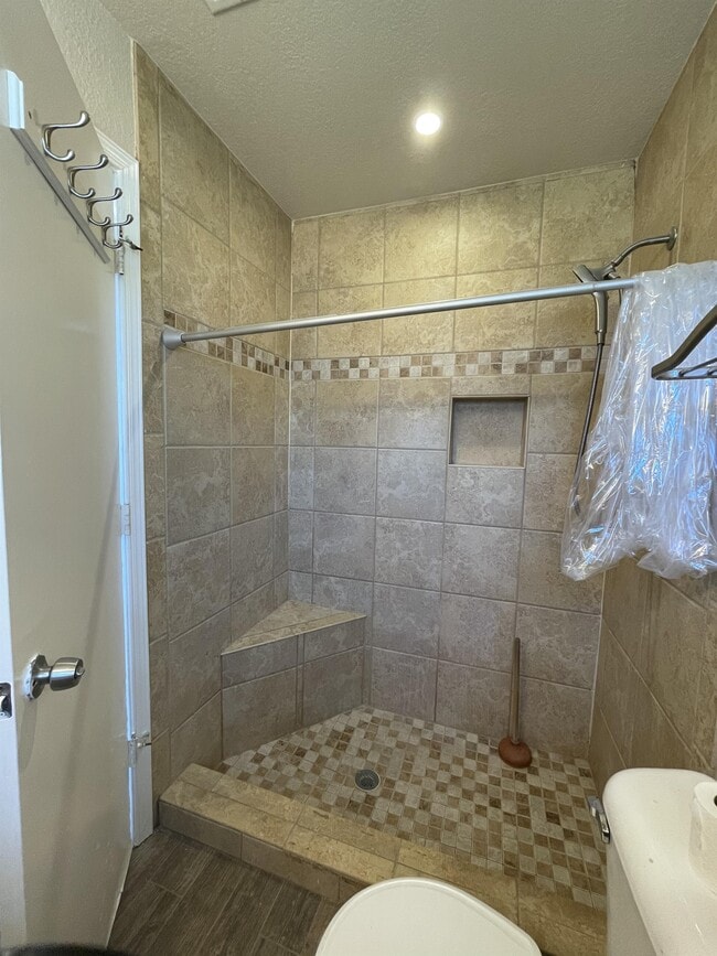 Building Photo - 5432 Thornridge Cir