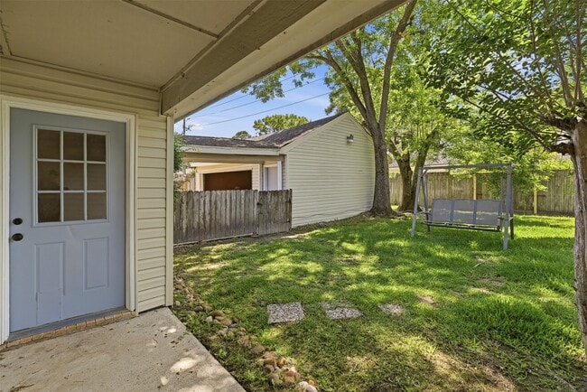 Building Photo - 20011 Sweetgum Forest Dr
