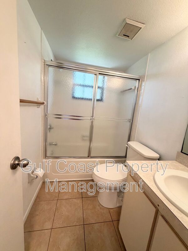 Building Photo - 19505 Quesada Ave