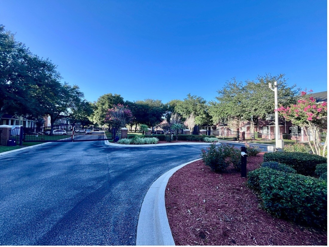 Building Photo - 1514 Fieldview Dr